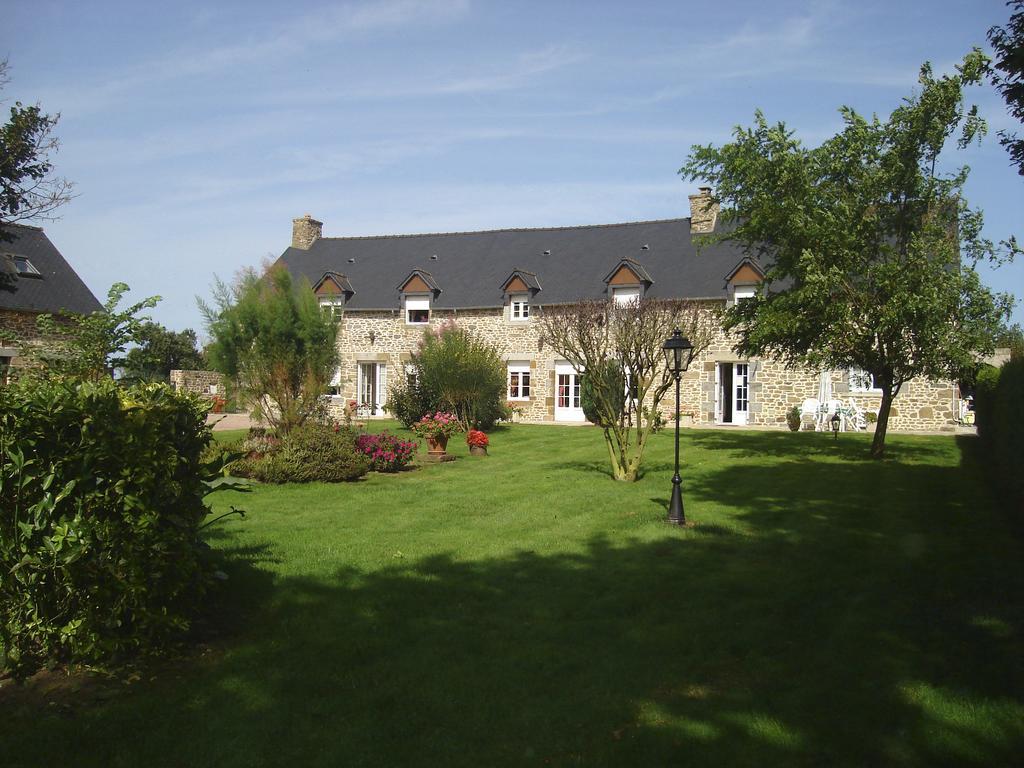 Chambres D'Hotes Les Sageais Baguer-Morvan Rom bilde
