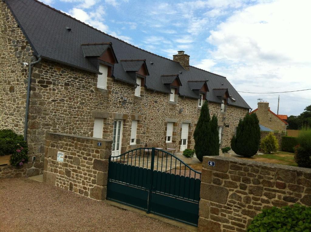 Chambres D'Hotes Les Sageais Baguer-Morvan Eksteriør bilde